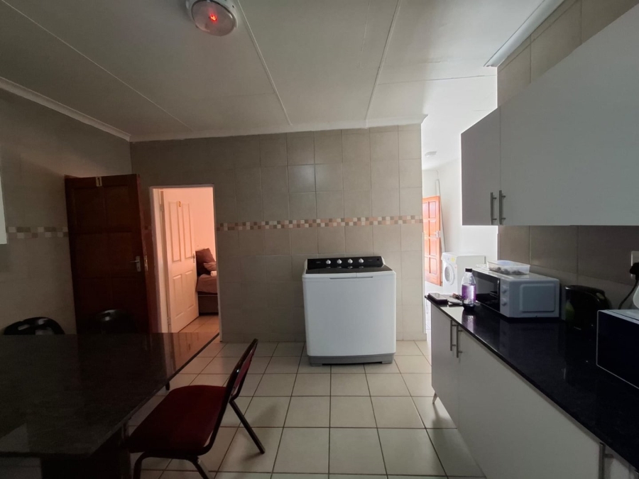 5 Bedroom Property for Sale in Oos Einde North West